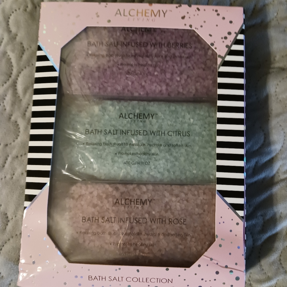 NWT! Bath Salt Set